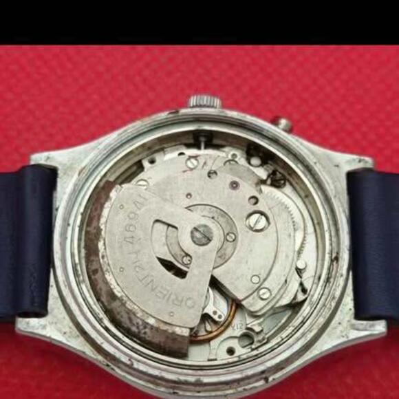 Beautiful 1970's Era Orient Automatic 46941 Day/Date Japan  White/Blue Dial - Picture 8 of 8